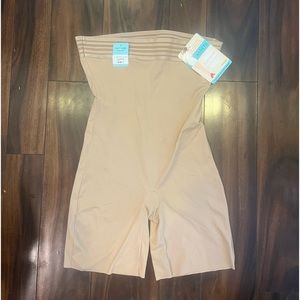 Spanx Assets High Waist Shaping Short Shapewear Mid Thigh Control SZ 1X New